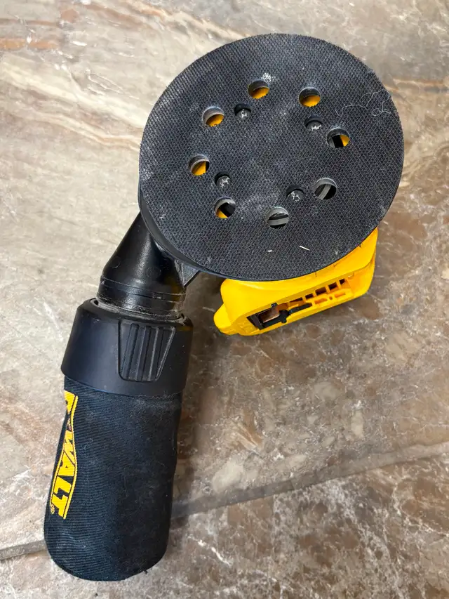 Dewalt Random Orbit Palm Sander (Model: DCW210 ) - Photo 4