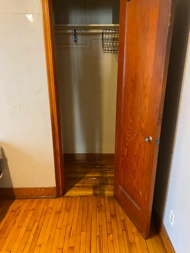 Furnished room c/w utilties/Wifi/Cable TV/Parking East Downtown - Photo 4