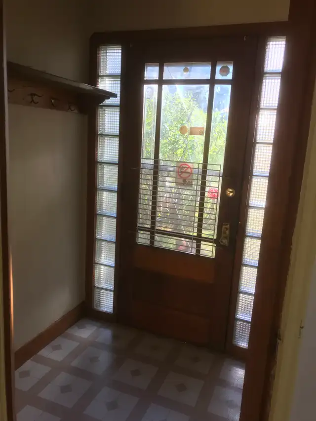 Furnished room c/w utilties/Wifi/Cable TV/Parking East Downtown - Photo 11