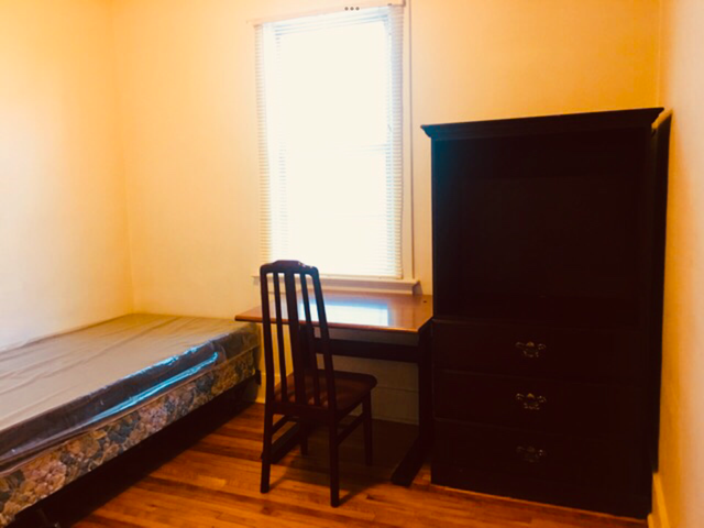 Room for rent in Crescent Heights NW