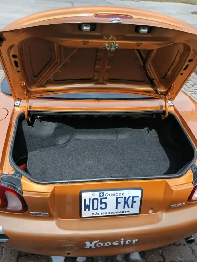 Mazda Miata 2000 convertible