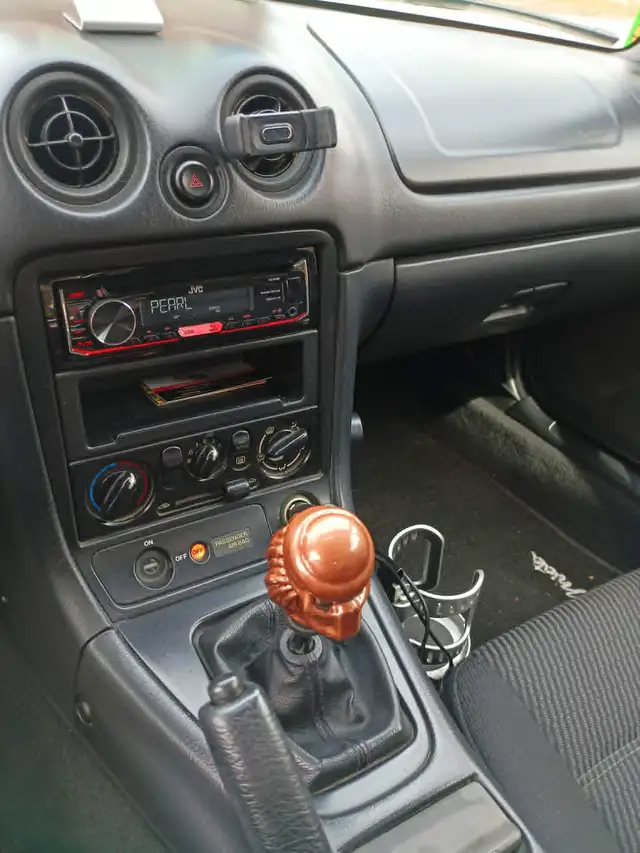 Mazda Miata 2000 convertible - Photo 3