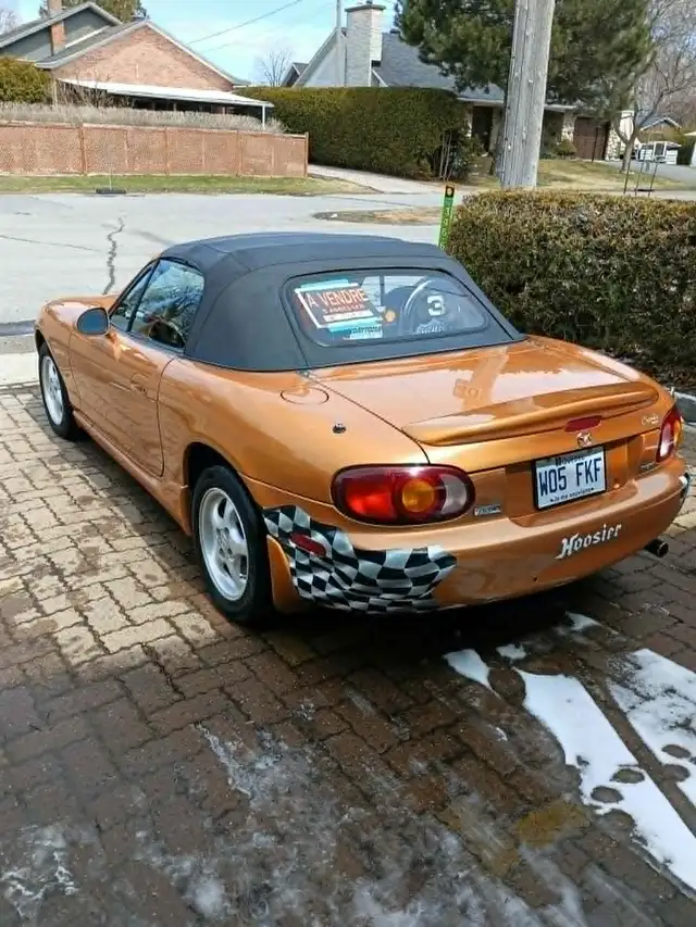 Mazda Miata 2000 convertible - Photo 4