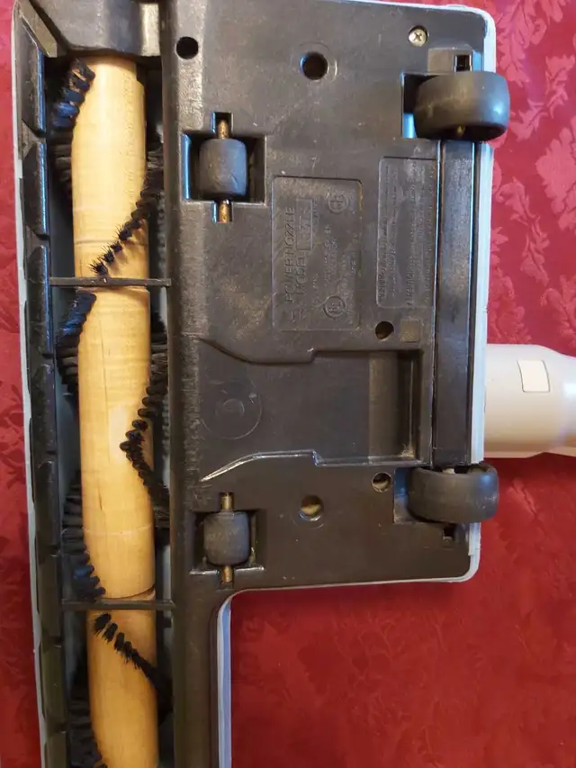 ELECTROLUX VACUUM CLEANER LEGACY MODEL WITH 2 YEAR WARRANTY. - Photo 4