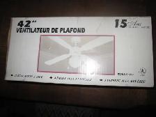 BRAND NEW 42' WHITE CEILING FAN WITH LIGHT 3 SPEEDS & REVERSE