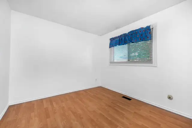 Separate Entrance 3 Bedroom Main Floor for Rent. Move in ready - Photo 7