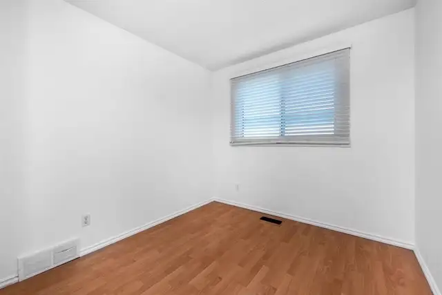 Separate Entrance 3 Bedroom Main Floor for Rent. Move in ready - Photo 8