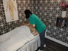 Massage provider / Masseuse