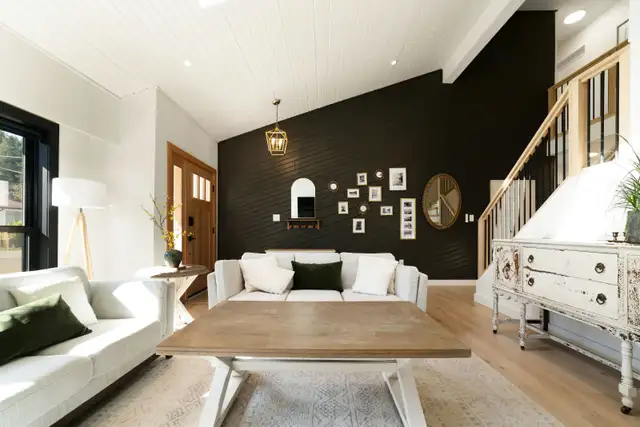 Fully Furnished 3 Bed 1.5 Bath | Ocean View | Hot Tub - Photo 2