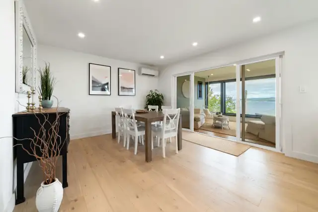 Fully Furnished 3 Bed 1.5 Bath | Ocean View | Hot Tub - Photo 5