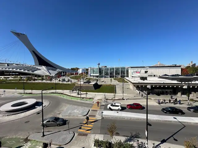 4 1/2 meublé   services INCLUS @ louer 1er mai / face métro - Photo 3