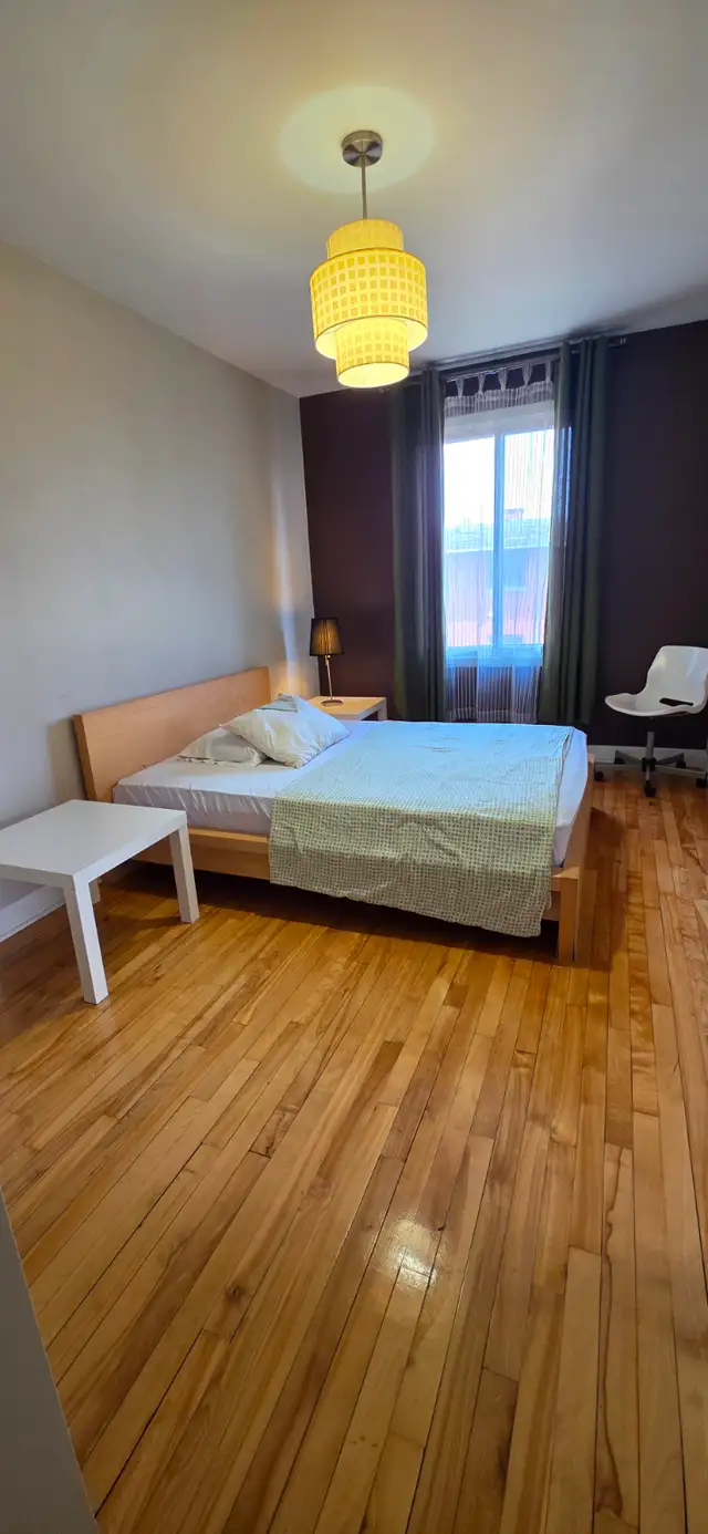 4 1/2 meublé   services INCLUS @ louer 1er mai / face métro - Photo 5