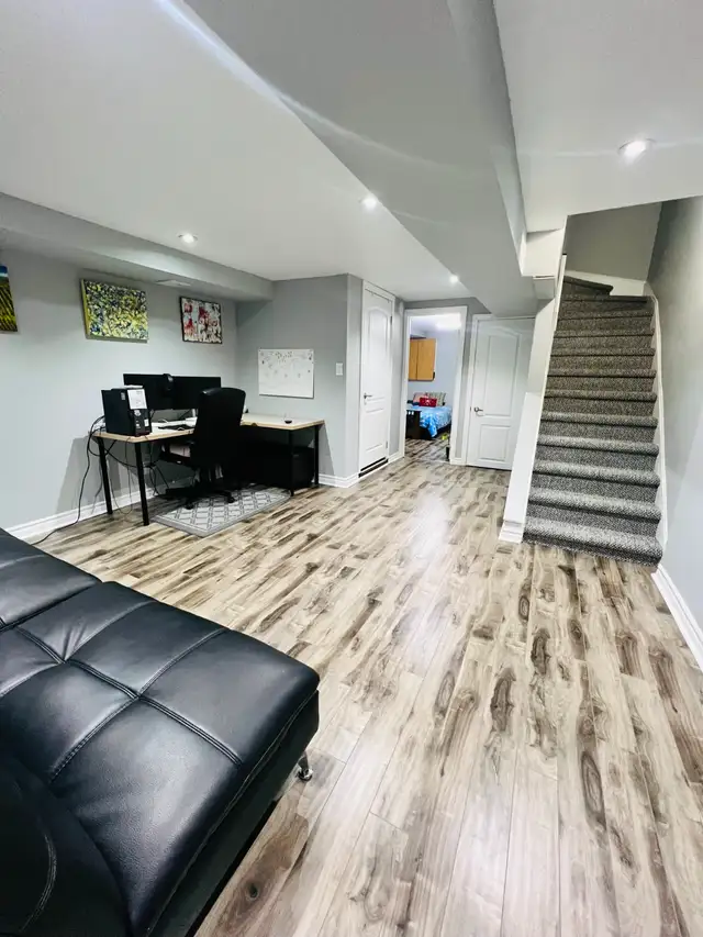 Furnished PRIVATE room & bathroom (Female only) Mississauga - Photo 9