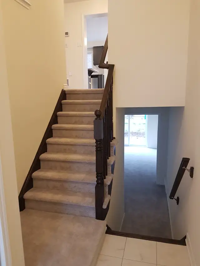 3 Beds   Den, 2.5 Baths Townhouse Near Mount Pleasant GO - Photo 6