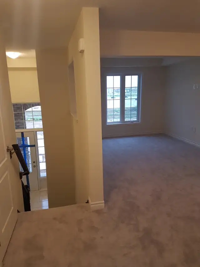 3 Beds   Den, 2.5 Baths Townhouse Near Mount Pleasant GO - Photo 8