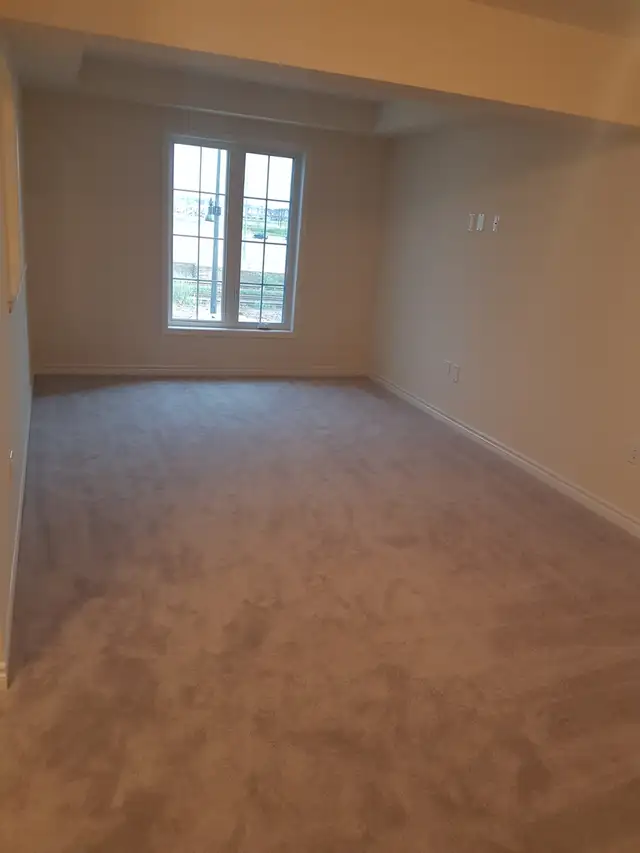 3 Beds   Den, 2.5 Baths Townhouse Near Mount Pleasant GO - Photo 9