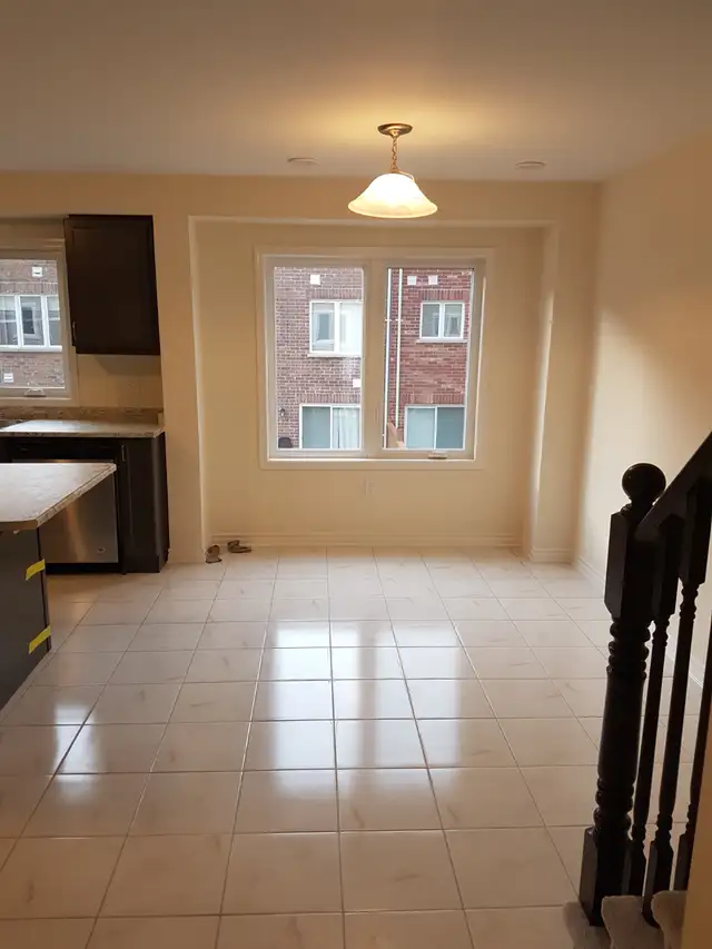 3 Beds   Den, 2.5 Baths Townhouse Near Mount Pleasant GO - Photo 10