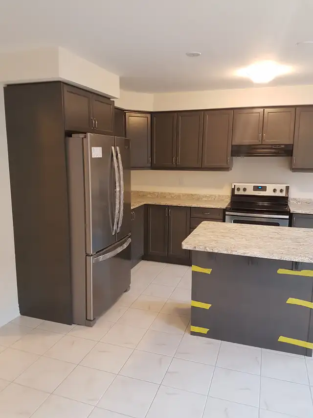 3 Beds   Den, 2.5 Baths Townhouse Near Mount Pleasant GO - Photo 11