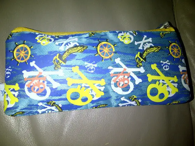 3 ÉTUIS NEUFS À CRAYONS D'ENFANTS, ÉCOLE OU MAISON: $4.00 CHACUN - Photo 2