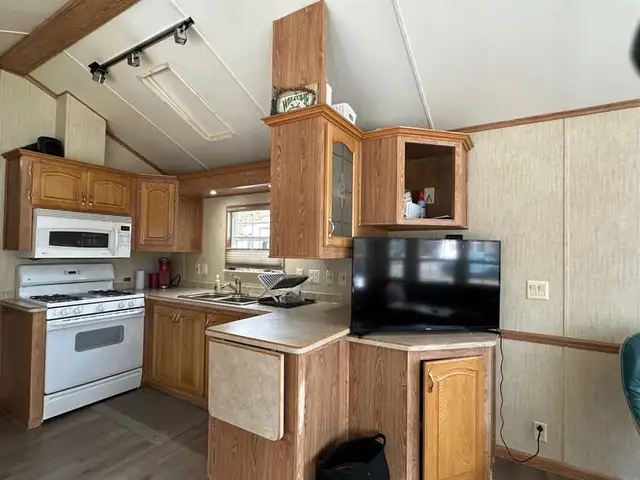 48 Coyote Creek, Park Model, Year Round Living - Photo 9