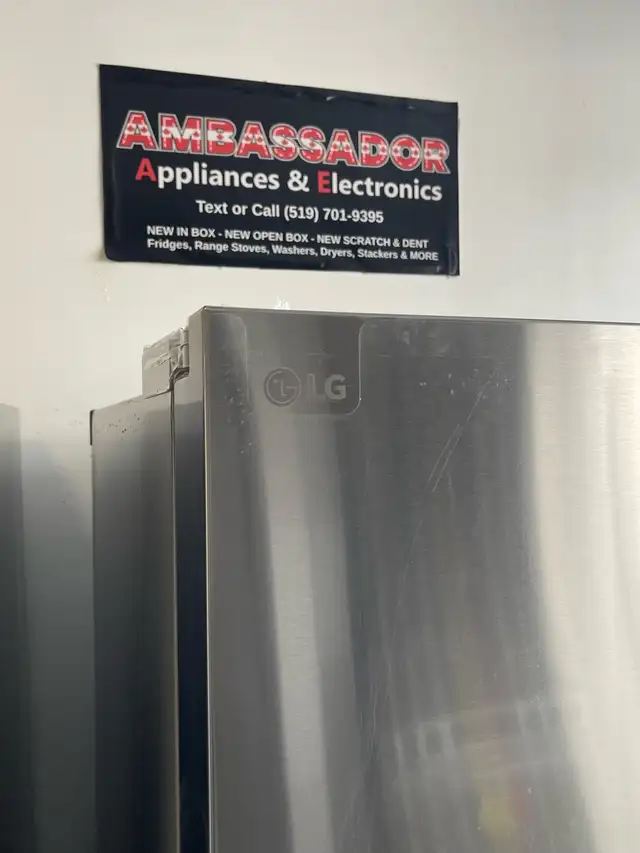 NEW 33" LG Counter Depth Max Fridge With Ice Maker (21 Cu.Ft) - Photo 9