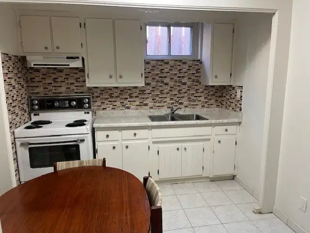 1 Bedroom Apartment - Photo 2