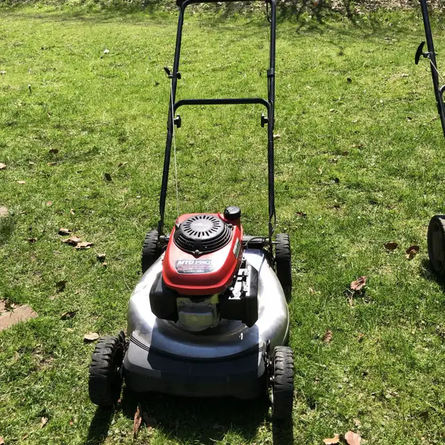 Re-conditioned Gas Lawnmowers in good shape - Photo 2