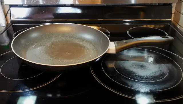 12 inch Non Stick Frying Pan - Photo 2
