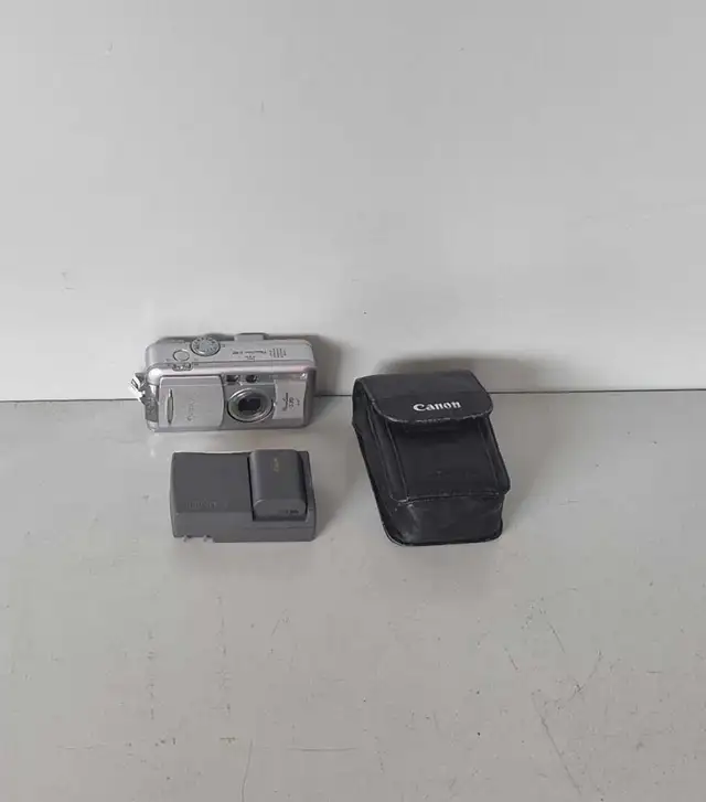 3.2MP Canon Powershot S30 Digital Camera (32693963)