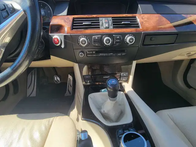 BMW 5 Series, Manual Transmission 3.0 - Photo 3