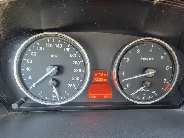 BMW 5 Series, Manual Transmission 3.0 - Photo 5