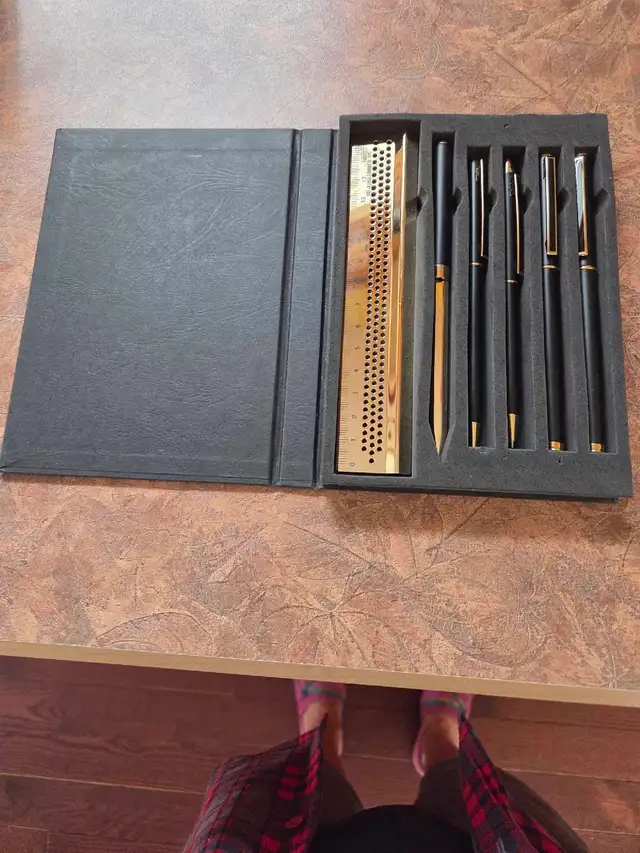 Brass Pen Set and Golf Tees Set