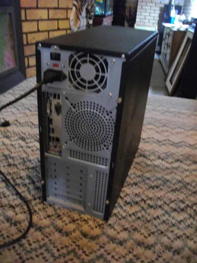 WORKING DESKTOP COMPUTER WITH WINDOWS 7 - Photo 2