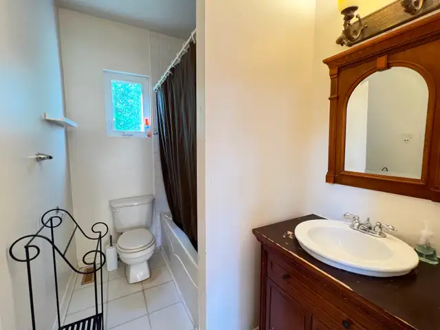 Available June 15 - Private Studio (Bachelor) Apartment for Rent - Photo 8