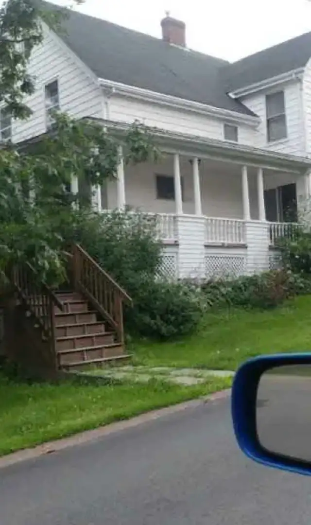 Quiet non-smoking room with private room