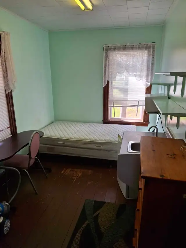 Quiet non-smoking room with private room - Photo 3