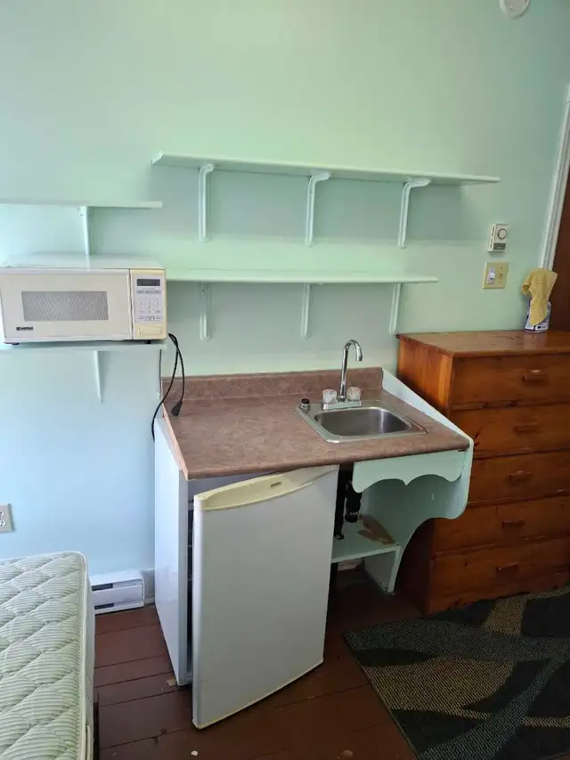 Quiet non-smoking room with private room - Photo 4