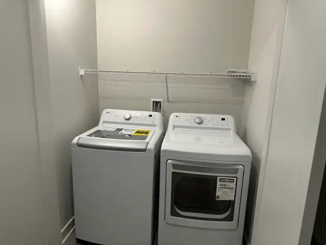 Location location location 3 1/2 condo for rent in Laval - Photo 8