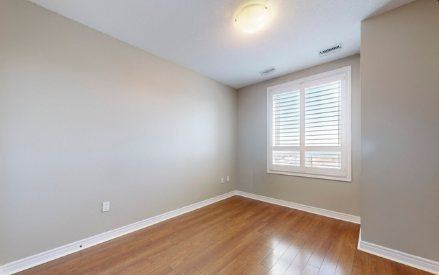 One Bedroom Plus Den Condo for Rent in Markham - Photo 6