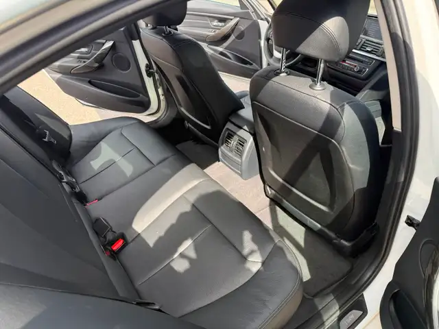 2014 BMW 320 X Drive 118000 KMSafety Incl - Photo 11