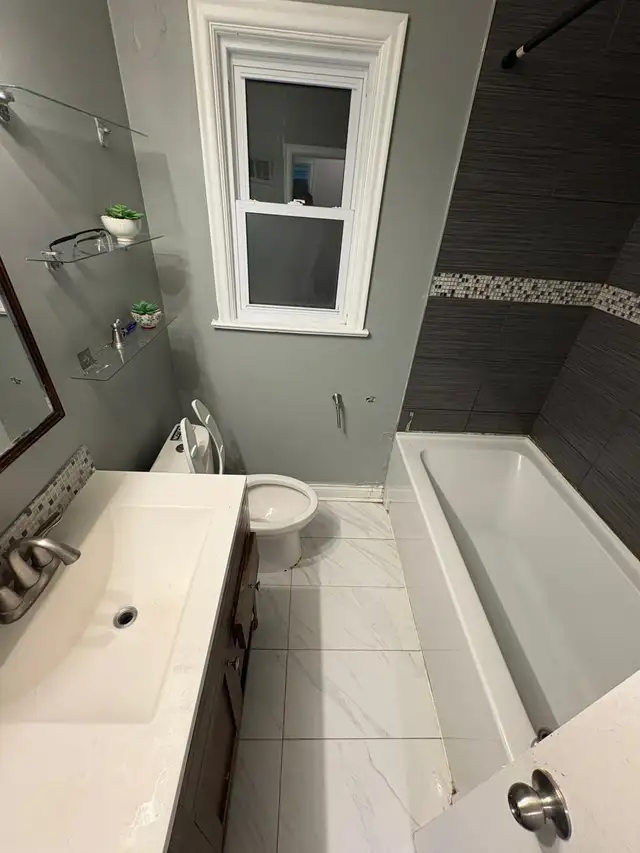 SHARED ROOM AVAILABLE SCARBOROUGH-Near Markham Rd & Ellesmere Rd - Photo 4
