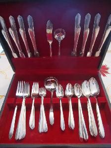 #77-146C  BERKLEY SQUARE silverware set for 8 - Photo 2