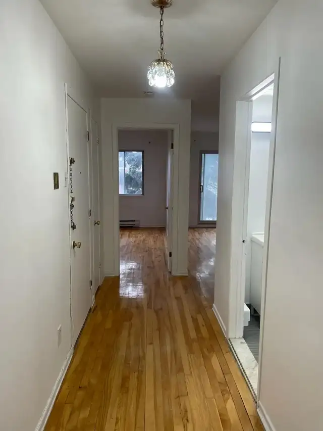 Grand 4 1/2 à loyer. Eau chaude inc. (Montréal-Nord) - Photo 2