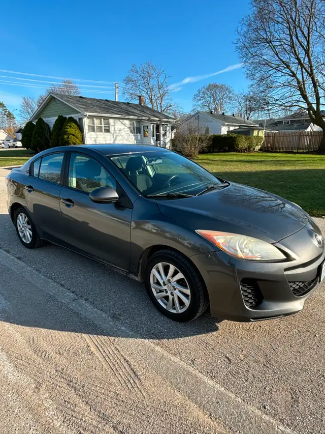 2012 Mazda 3 - Photo 2