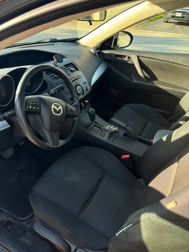 2012 Mazda 3 - Photo 4