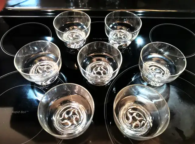 Glass Ice Cream/Dessert Bowls  (X7)