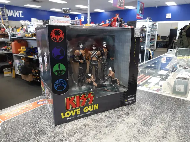 Mcfarlane Toys KISS LOVE GUN Deluxe Boxed Edition @Cashopolis!! - Photo 2