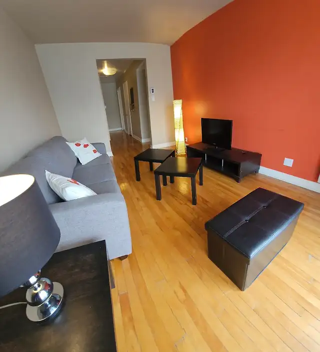 4 1/2 meublé   services INCLUS @ louer 1er juillet / face métro - Photo 3