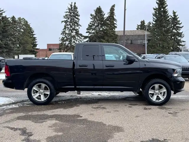 2017 RAM 1500 EXPRESS QUAD CAB – 5.7L HEMI V8 – 4X4 – 6.5FT BOX - Photo 5