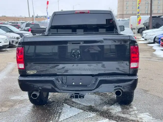 2017 RAM 1500 EXPRESS QUAD CAB – 5.7L HEMI V8 – 4X4 – 6.5FT BOX - Photo 7